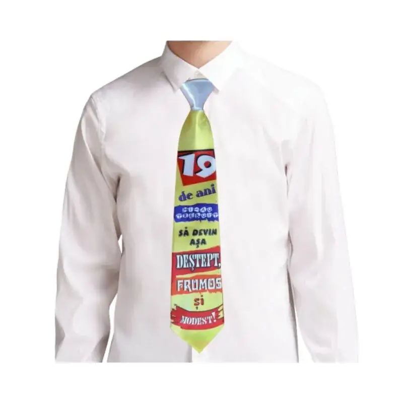 19 de ani mi-au trebuit sa devin asa..., cravata cu mesaj